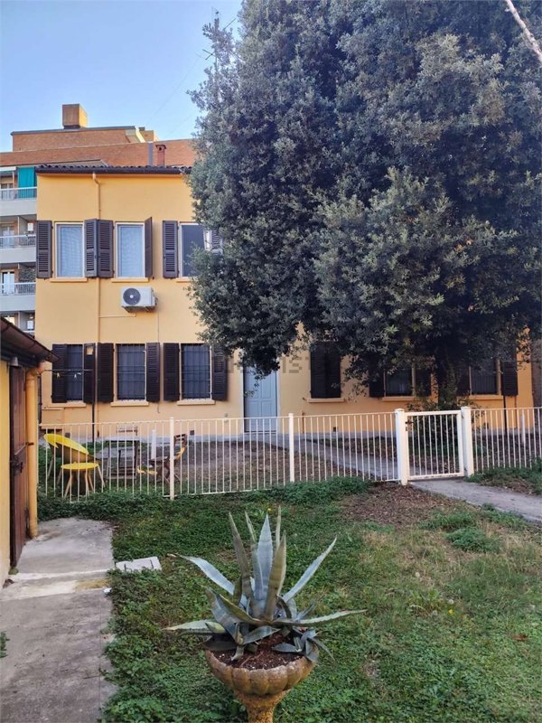 appartamento in vendita a Ferrara in zona Arianuova