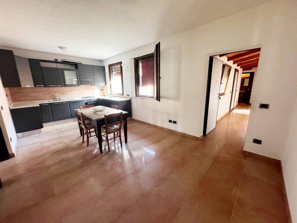 casa indipendente in vendita a Ferrara in zona Centro Storico