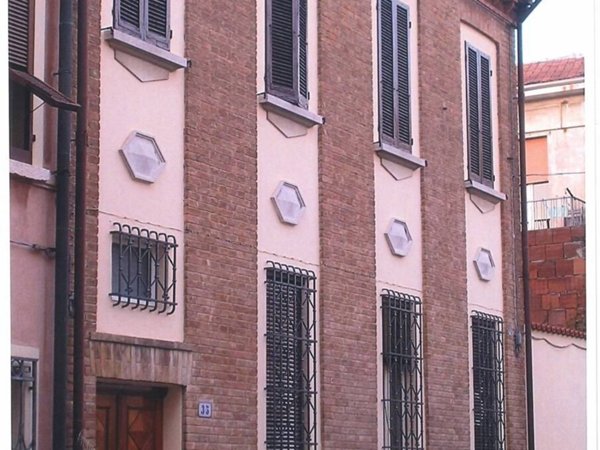 casa indipendente in vendita a Ferrara in zona Centro Storico