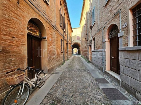 appartamento in vendita a Ferrara in zona Centro Storico