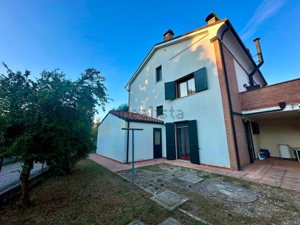 casa indipendente in vendita a Ferrara in zona Focomorto