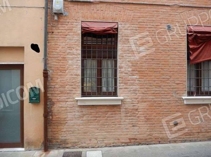 appartamento in vendita a Ferrara in zona Centro Storico