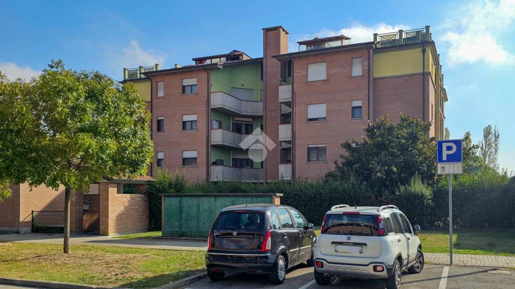 appartamento in vendita a Ferrara in zona Quartiere Giardino / Acquedotto
