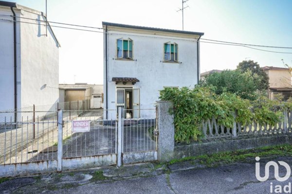 casa indipendente in vendita a Jolanda di Savoia