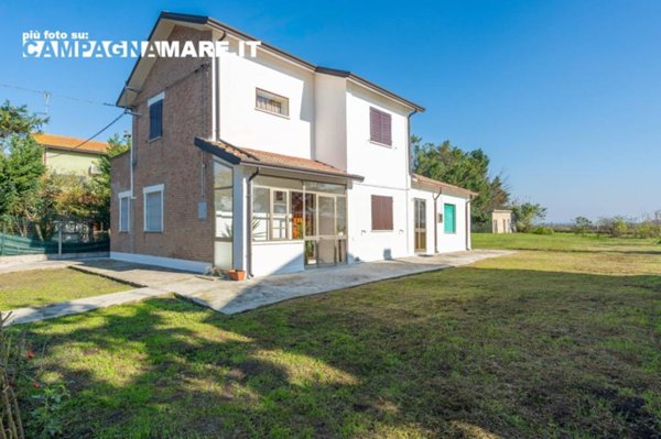casa indipendente in vendita a Jolanda di Savoia