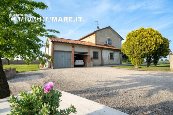 casa indipendente in vendita a Jolanda di Savoia