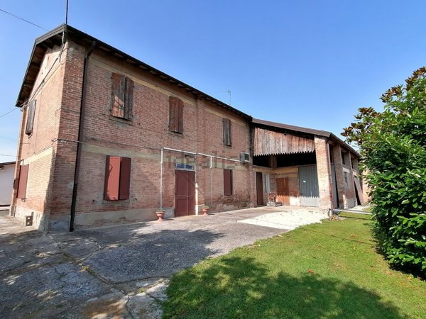 casa indipendente in vendita a Jolanda di Savoia