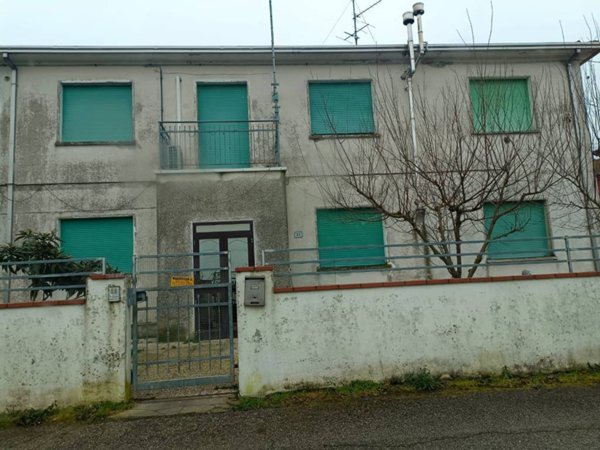 casa indipendente in vendita a Jolanda di Savoia
