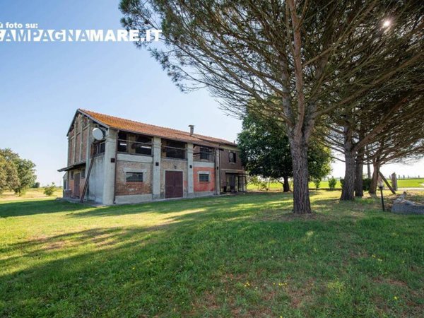 casa indipendente in vendita a Jolanda di Savoia