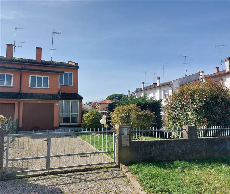 casa indipendente in vendita a Jolanda di Savoia