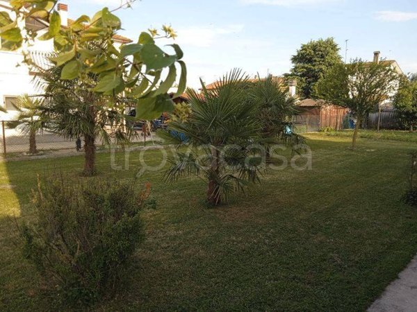 casa indipendente in vendita a Jolanda di Savoia