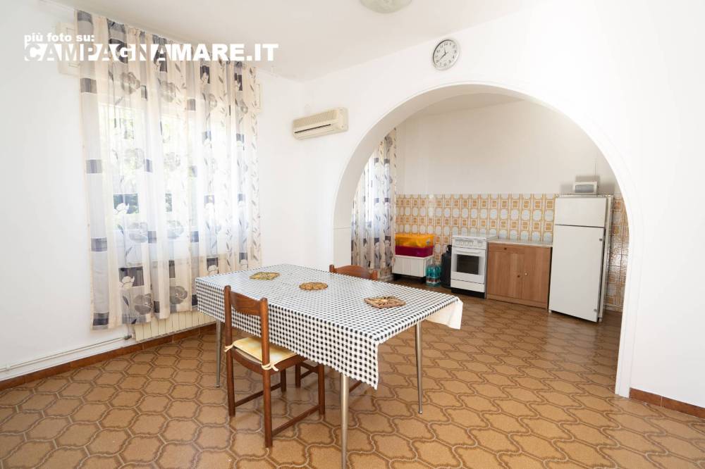 casa indipendente in vendita a Jolanda di Savoia