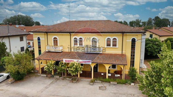 casa indipendente in vendita a Jolanda di Savoia