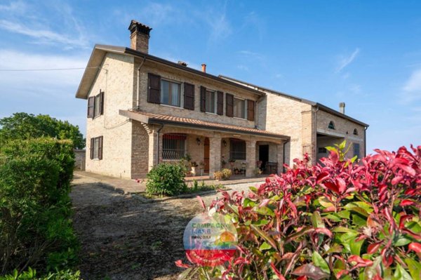 casa indipendente in vendita a Jolanda di Savoia