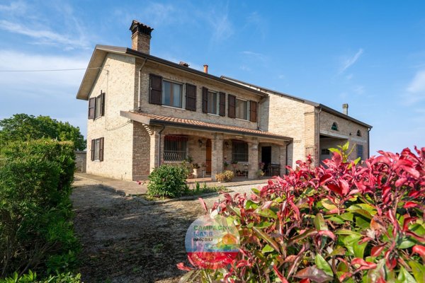 casa indipendente in vendita a Jolanda di Savoia