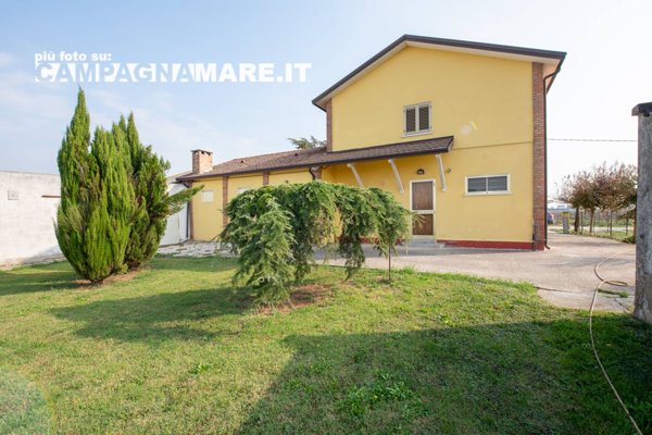 casa indipendente in vendita a Jolanda di Savoia