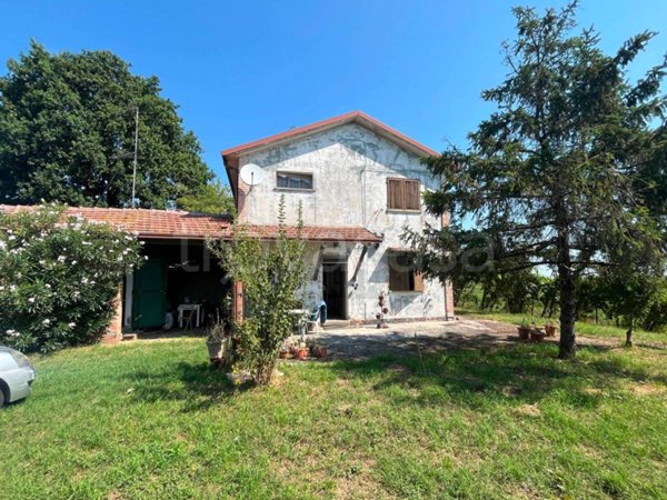 casa indipendente in vendita a Jolanda di Savoia