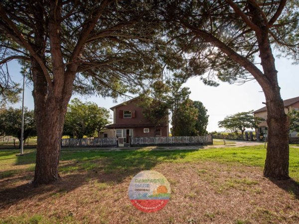 casa indipendente in vendita a Jolanda di Savoia