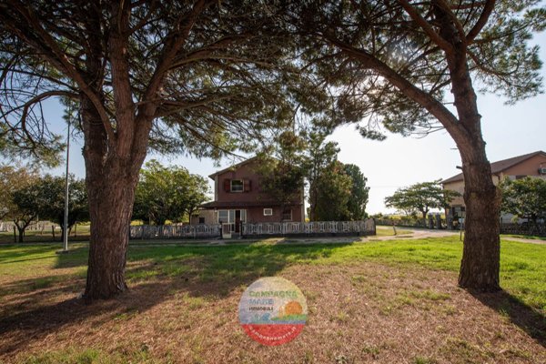 casa indipendente in vendita a Jolanda di Savoia