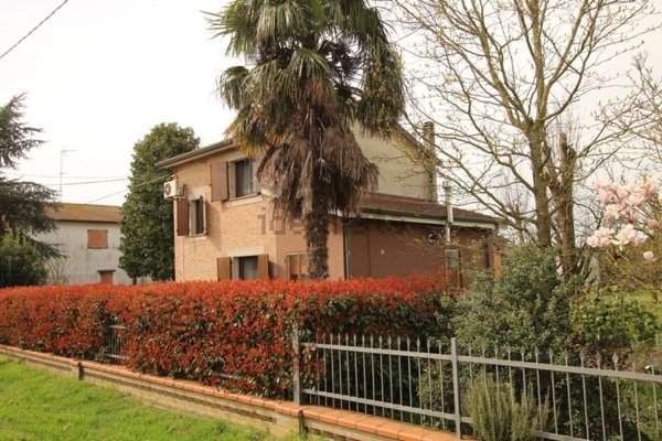 casa indipendente in vendita a Jolanda di Savoia