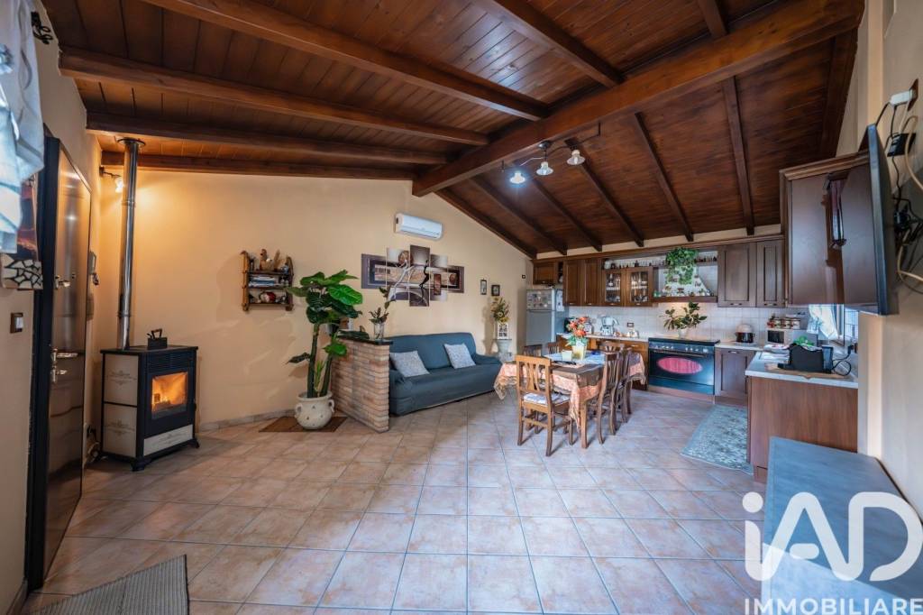 casa indipendente in vendita a Jolanda di Savoia