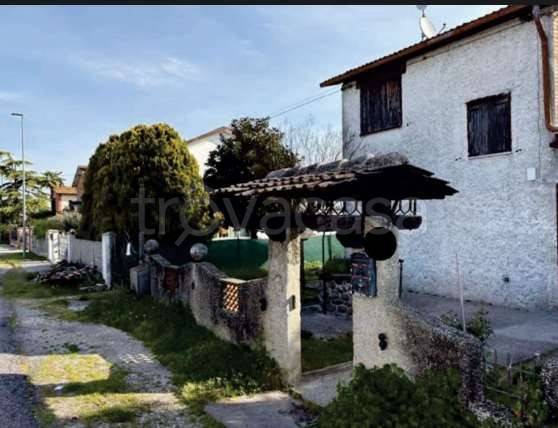 casa indipendente in vendita a Jolanda di Savoia