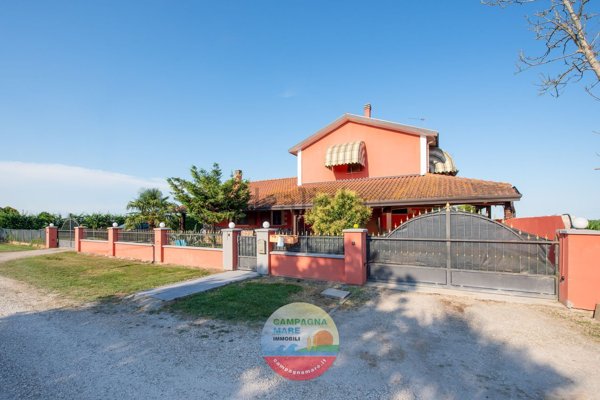 casa indipendente in vendita a Jolanda di Savoia