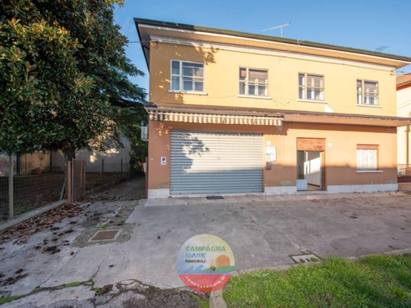 casa indipendente in vendita a Jolanda di Savoia