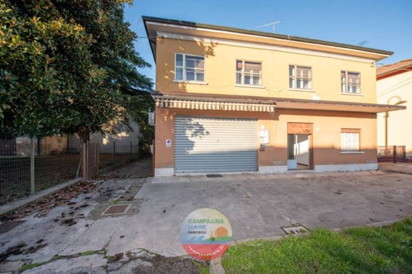 casa indipendente in vendita a Jolanda di Savoia