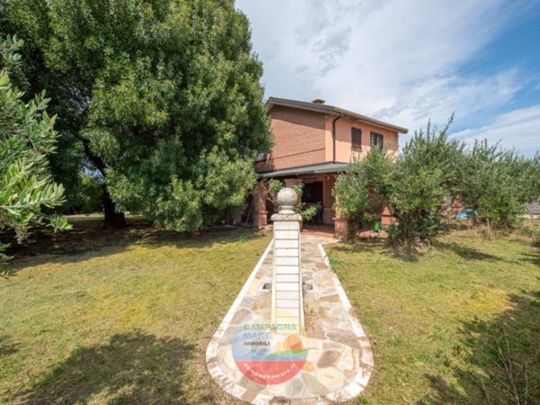 casa indipendente in vendita a Jolanda di Savoia