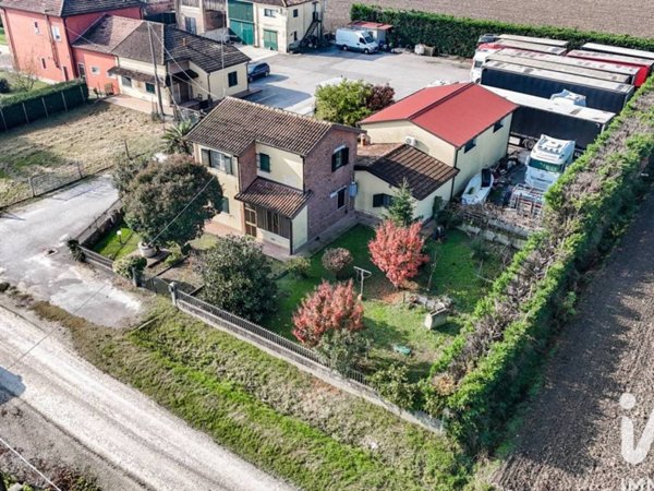 casa indipendente in vendita a Jolanda di Savoia