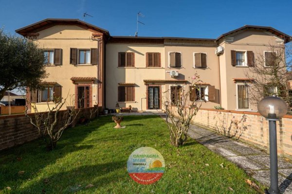 casa indipendente in vendita a Jolanda di Savoia