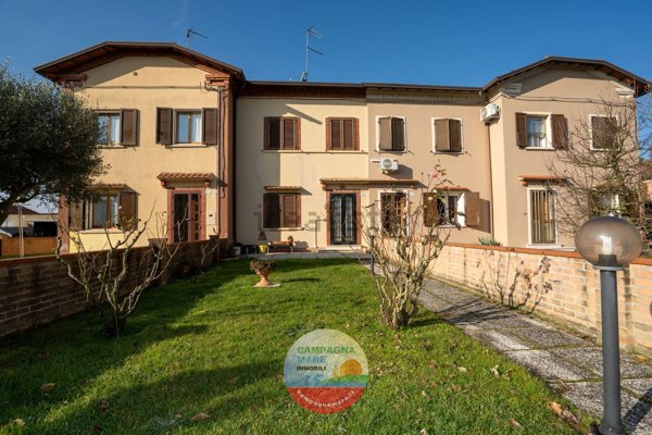 casa indipendente in vendita a Jolanda di Savoia