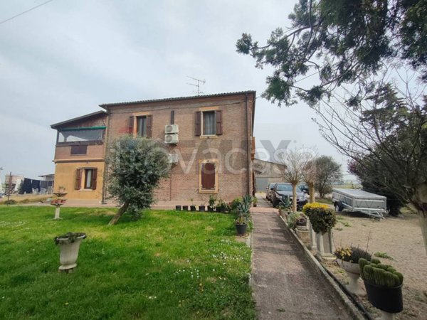 casa indipendente in vendita a Jolanda di Savoia