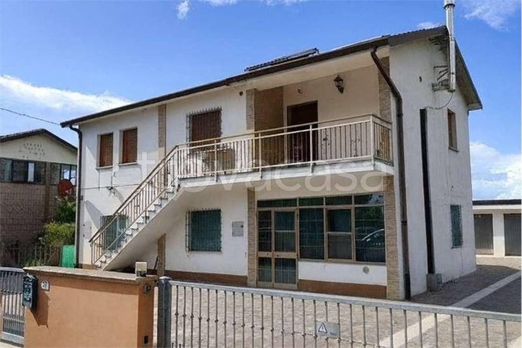 casa indipendente in vendita a Jolanda di Savoia
