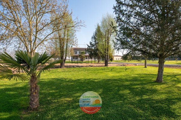 casa indipendente in vendita a Jolanda di Savoia