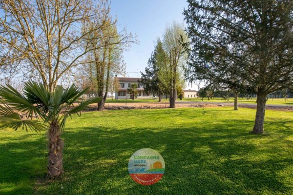 casa indipendente in vendita a Jolanda di Savoia