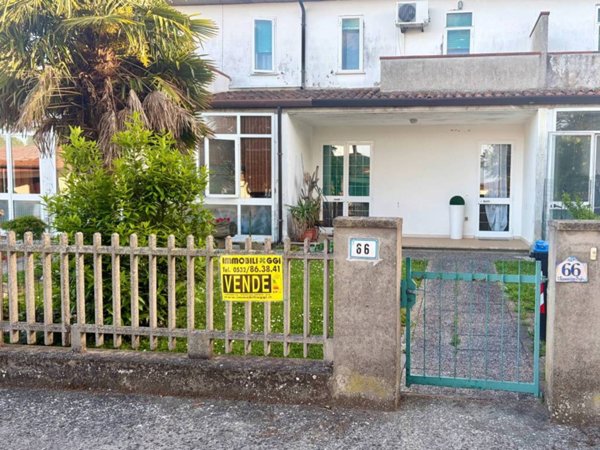 casa indipendente in vendita a Jolanda di Savoia