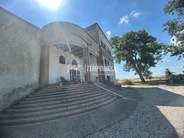 casa indipendente in vendita a Jolanda di Savoia