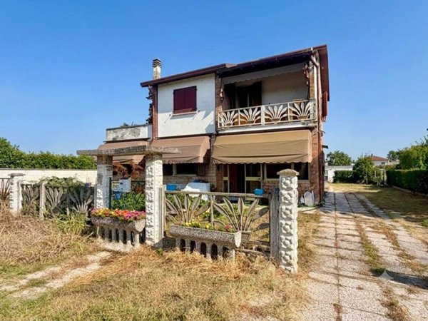 casa indipendente in vendita a Jolanda di Savoia