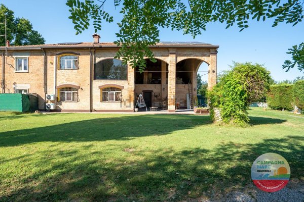 casa indipendente in vendita a Jolanda di Savoia