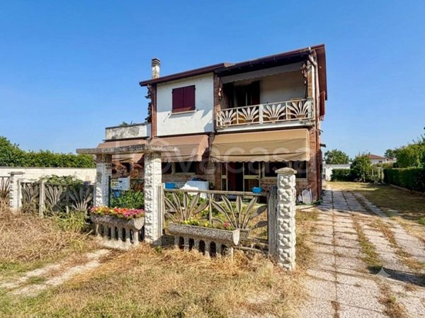 casa indipendente in vendita a Jolanda di Savoia