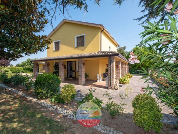 casa indipendente in vendita a Jolanda di Savoia