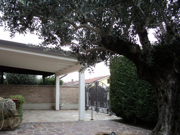 casa indipendente in vendita a Lagosanto
