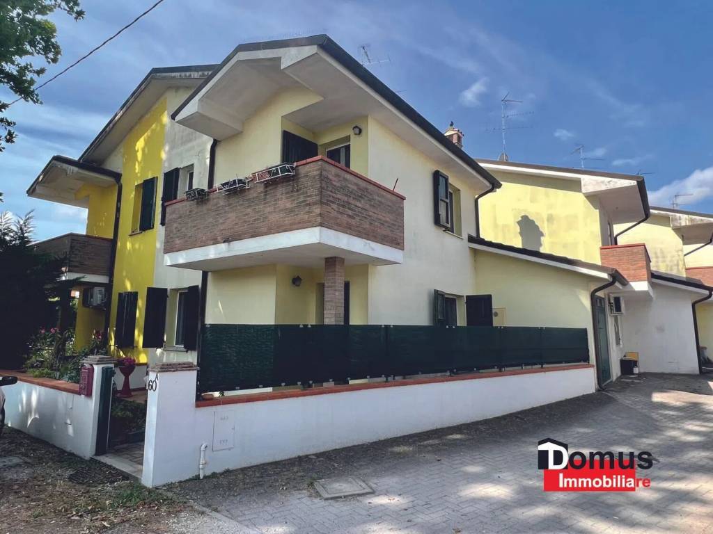 casa indipendente in vendita a Lagosanto