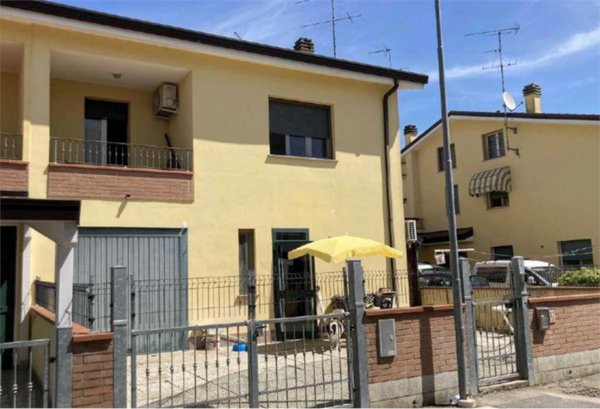 casa indipendente in vendita a Lagosanto