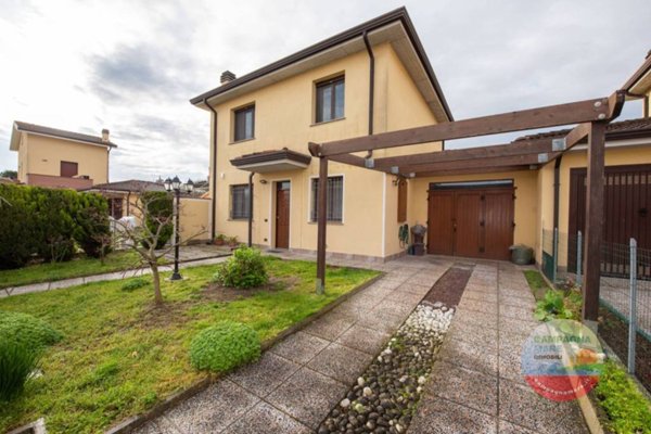 casa indipendente in vendita a Lagosanto