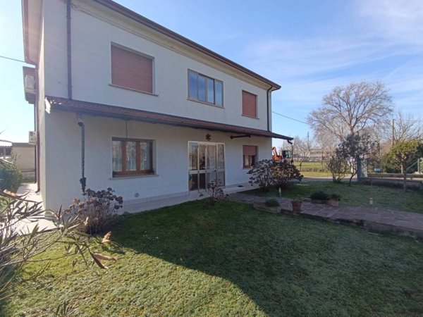 casa indipendente in vendita a Lagosanto