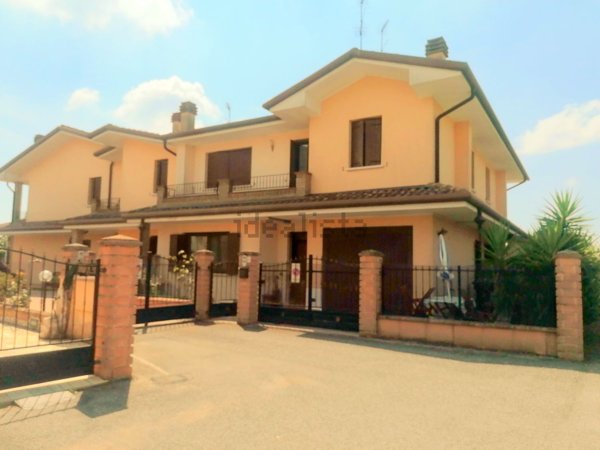 casa indipendente in vendita a Lagosanto