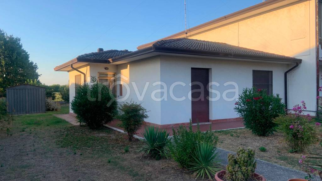 casa indipendente in vendita a Lagosanto
